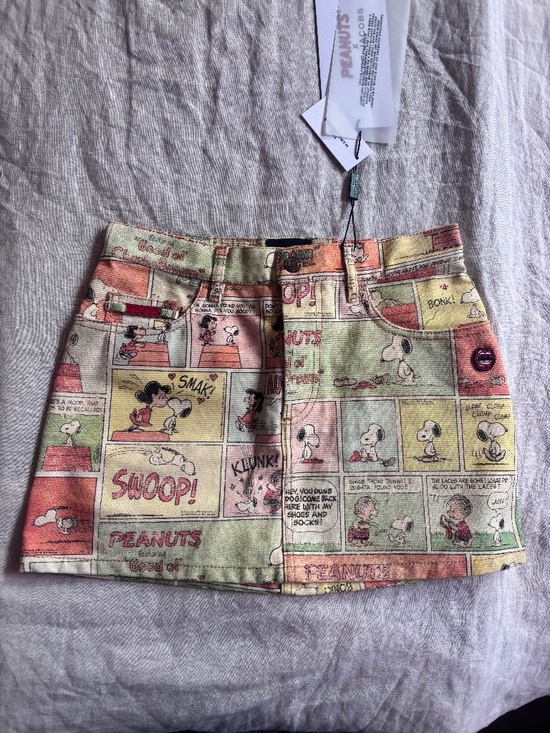 Marc Jacobs Dresses & Skirts - Marc Jacobs x Peanuts Comic Strip Mini Skirt NWT